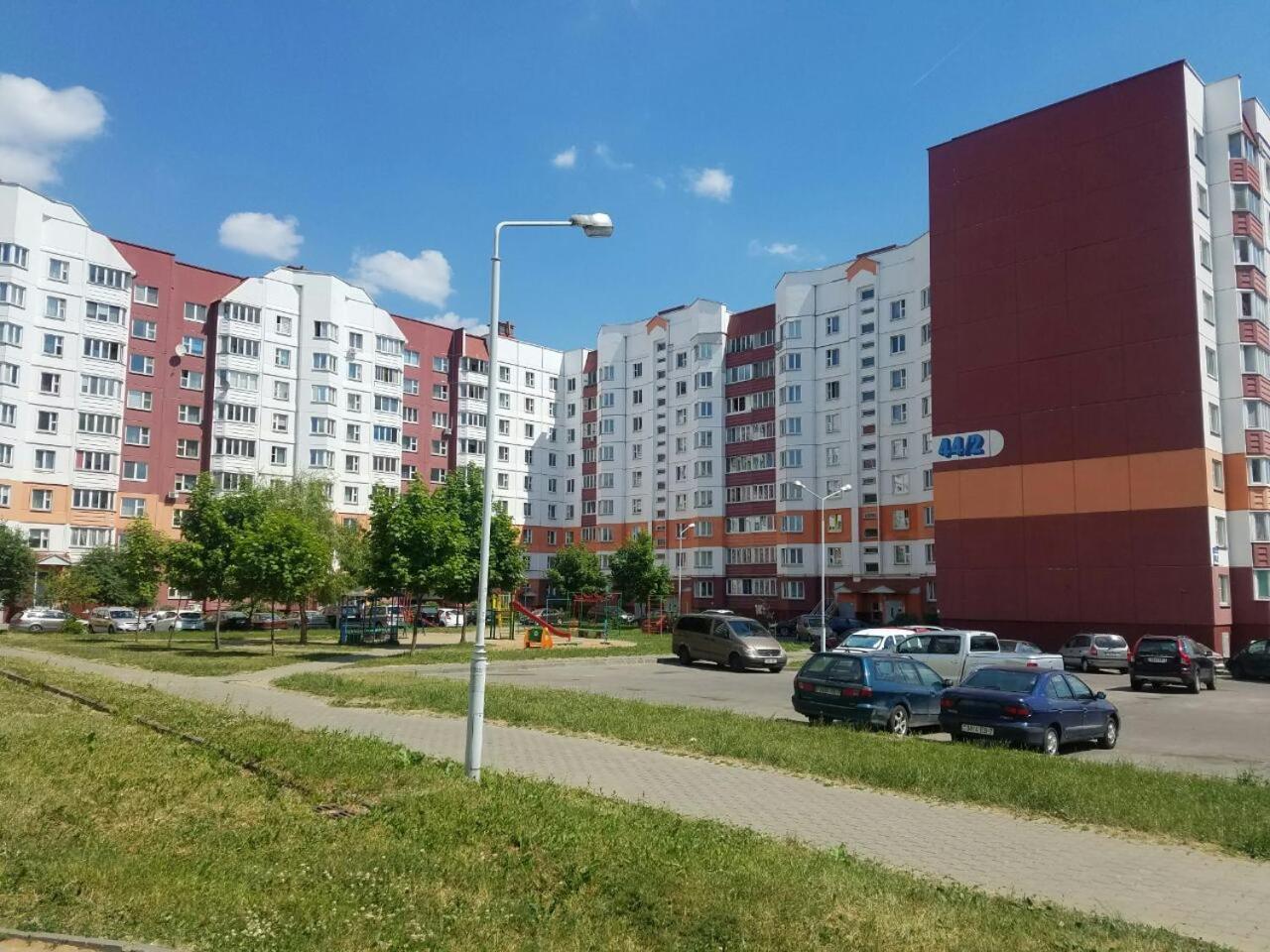 Апартаменты На метро Михалова Минск Экстерьер фото