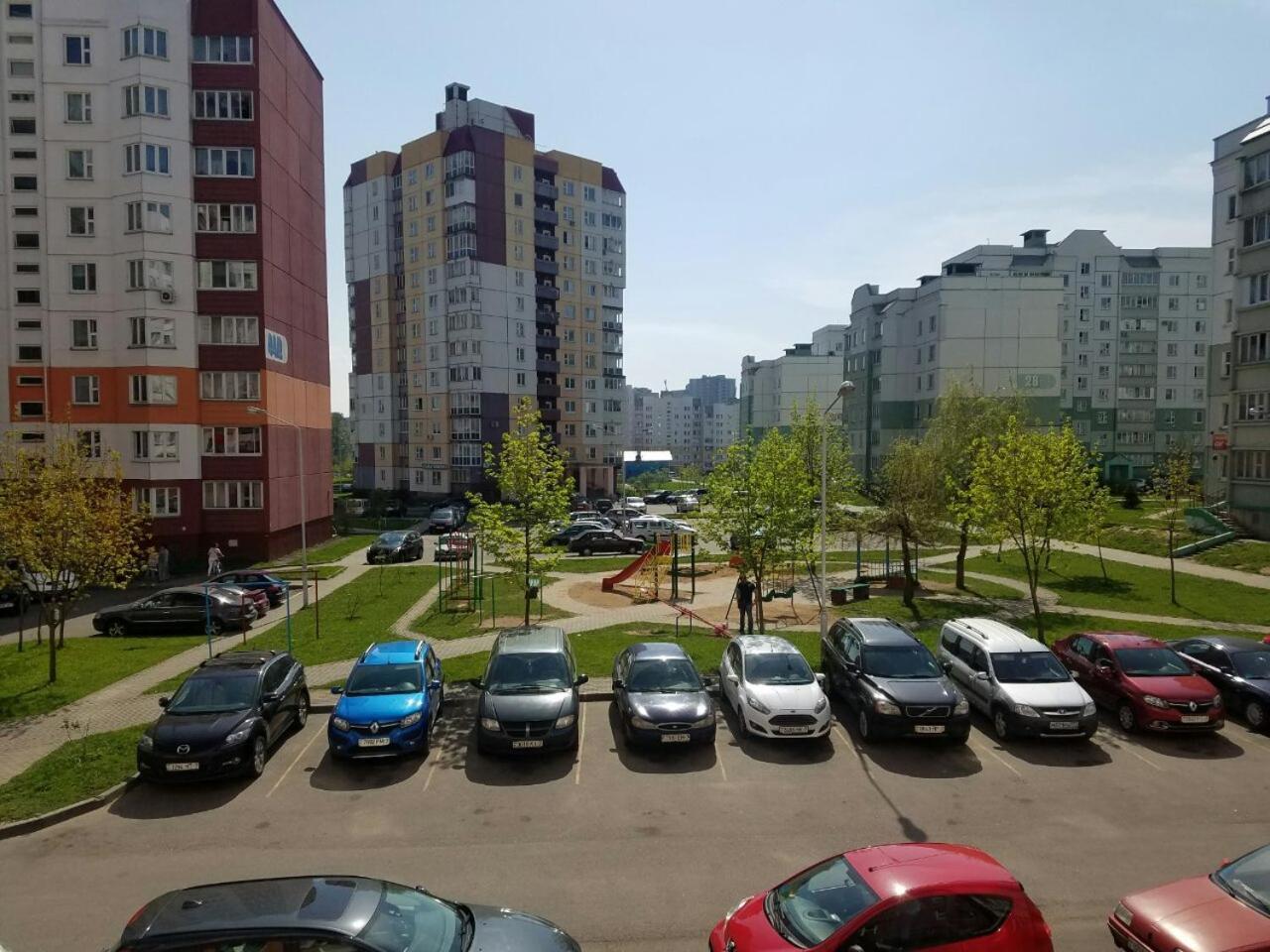 Апартаменты На метро Михалова Минск Экстерьер фото